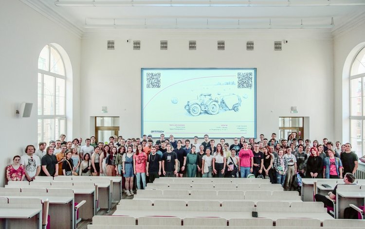    В производстве новых российских тракторов задействованы студенты Тимирязевки