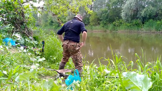 Рыбалка в начале лета. Ловля плотвы язя и голавля. Рыбалка на поплавок.