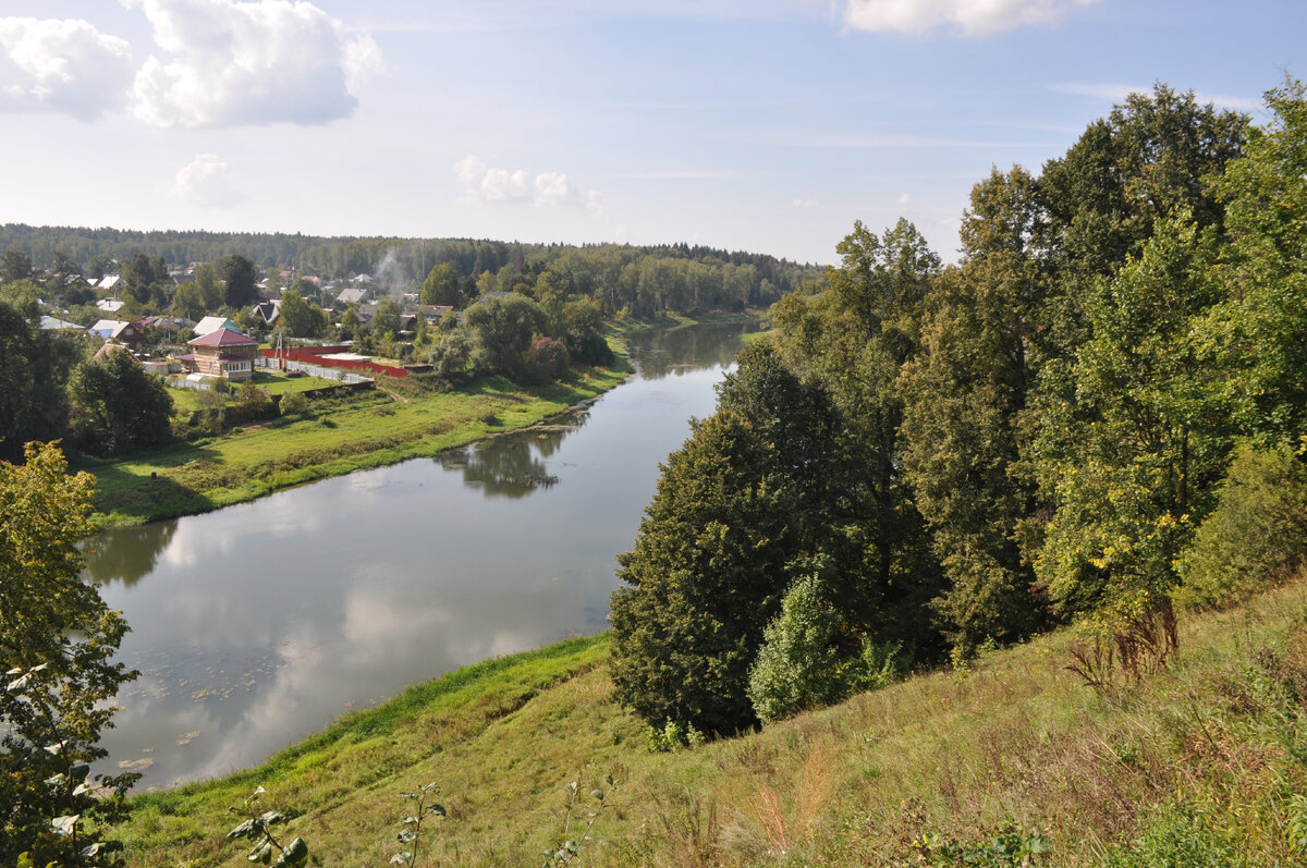 Река Руза. Вид из "Городка". 1 сентября 2019 года.