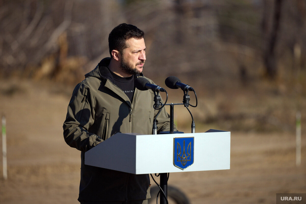 Хамские заявления президента Украины Владимира Зеленского в адрес Китая могут дорого ему обойтись, заявили в украинском парламенте