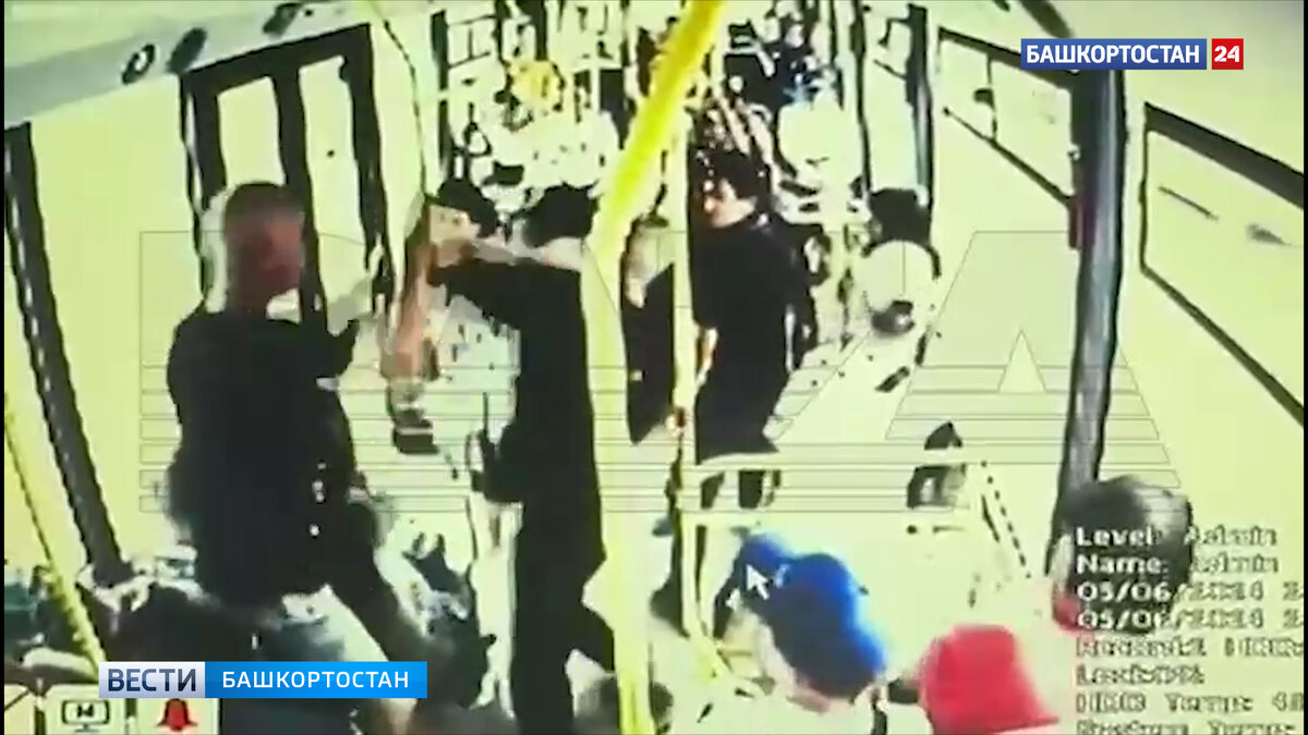    Появилось видео драки с поножовщиной в автобусе в Уфе