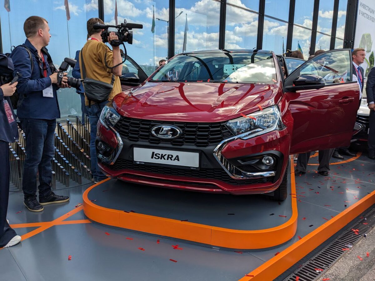 Lada Iskra можно заправлять 92-м бензином, а цена составит около 1,1-1,2  млн рублей | iXBT.com | Дзен