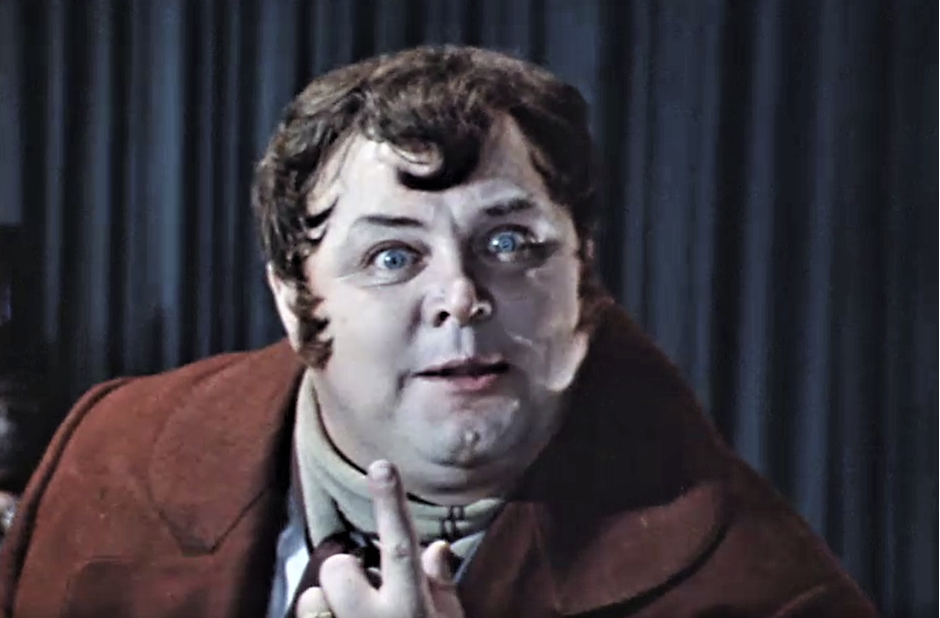 Кадр из телеспектакля "Мертвые души" (1979)