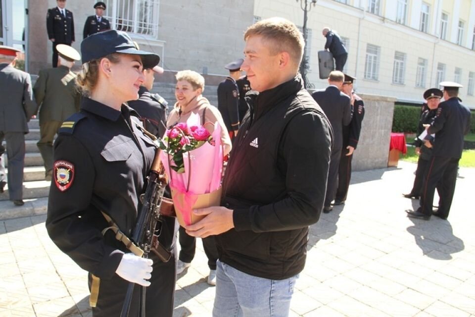    Торжественная церемония принятия присяги молодыми полицейскими в Барнауле. Источник: пресс-служба ГУ МВД по Алтайскому краю