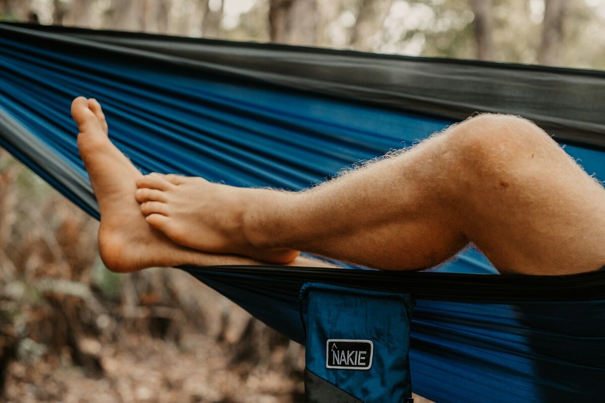     Почему тело отекает в жару: как избавиться от отеков и когда нужно обращаться за медицинской помощью?