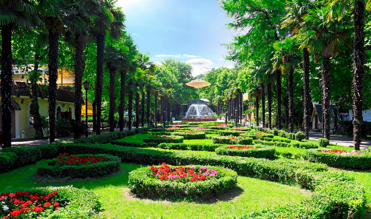 Парк «Ривьера» был заложен в Сочи в далёком 1898 году, с него и началось развитие Сочи как курортного города.Фото: V_E / Shutterstock.com