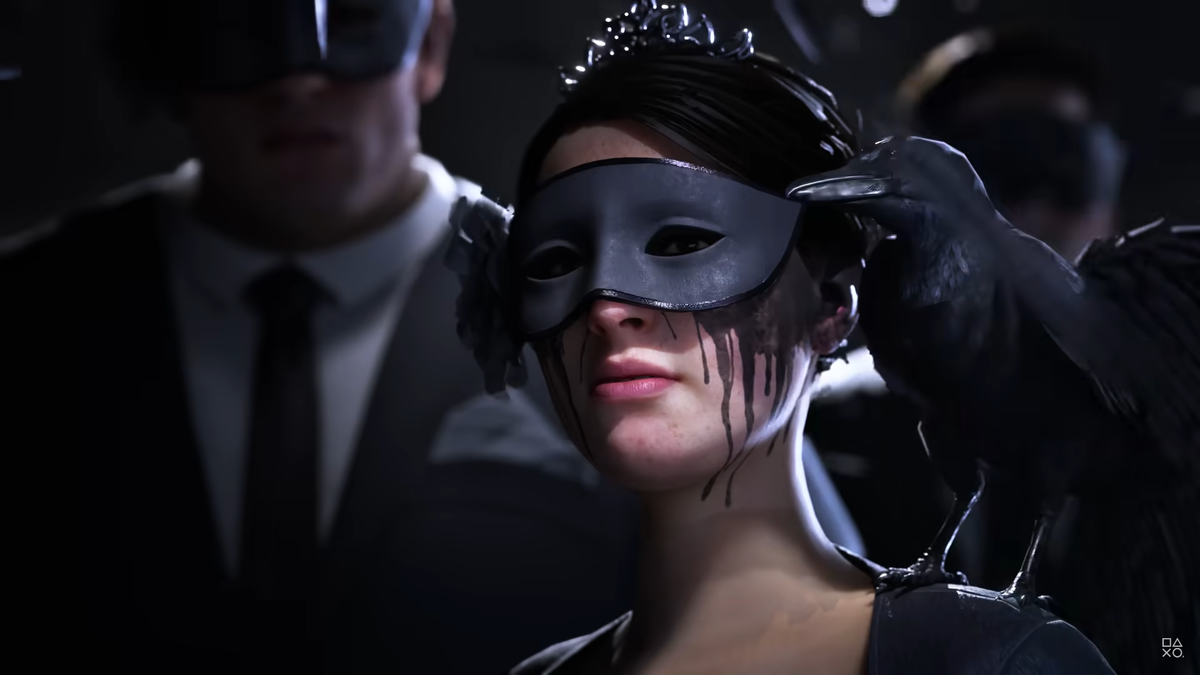 Та самая леди в черном и ее маска реально черная.