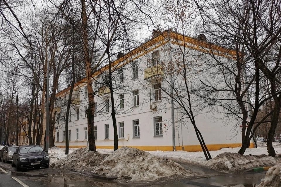 Трёхэтажный дом серии II-01 1958-го года постройки. Фото отсюда: https://vk.com/tiparh.