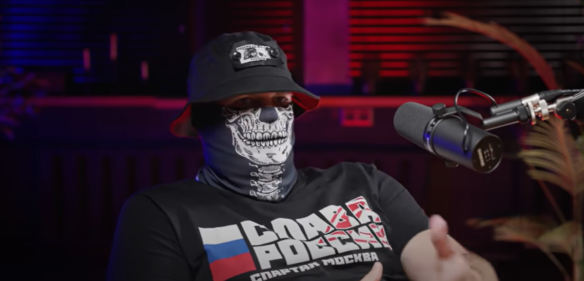 Ветеран "Вагнера" без обиняков рассказал, как ему непросто было в первые месяцы на "гражданке". Стоп-кадр Youtube-канал "люди ПРО" / www.youtube.com/@peoplepro