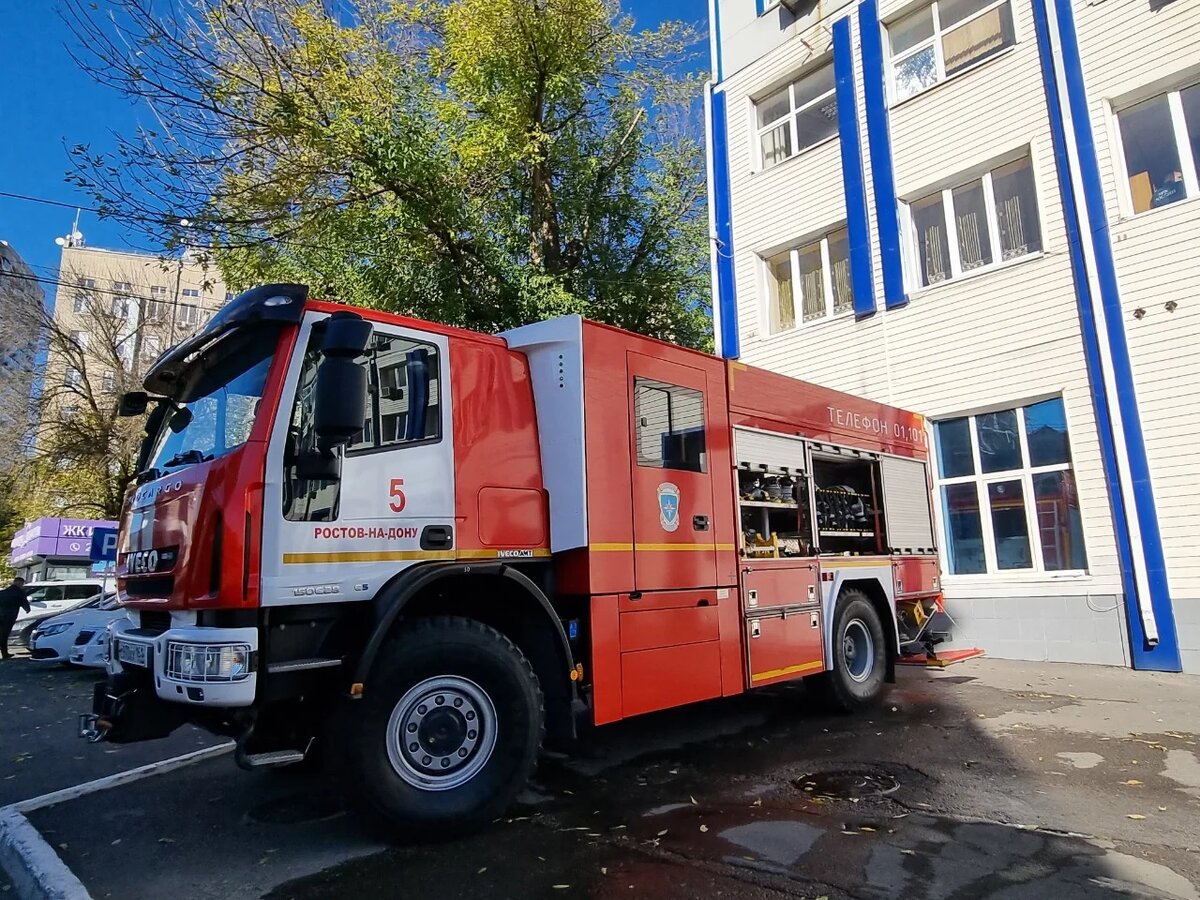 В Ростовской области из-за стеклянных бутылок вспыхнул балкон в  многоквартирном доме | Privet-Rostov.ru | Дзен