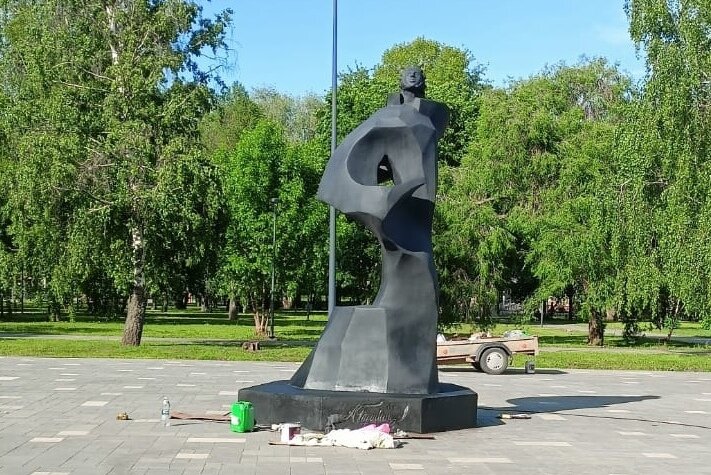 Памятник пушкину в нижнекамске фото В Нижнекамске отремонтируют школу № 3 и присвоят ей имя Александра Пушкина Новос