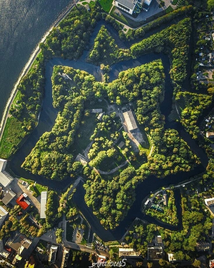 Вид на балтийскую крепость сверху
