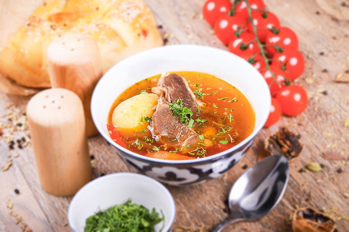 Шурпа готовится очень просто, но вкус у нее отменный. Источник: shutterstock📷
