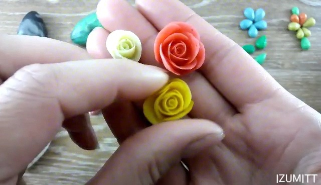 Розочки через сутки, при давлении, не сминаются, лепестки не слипаются