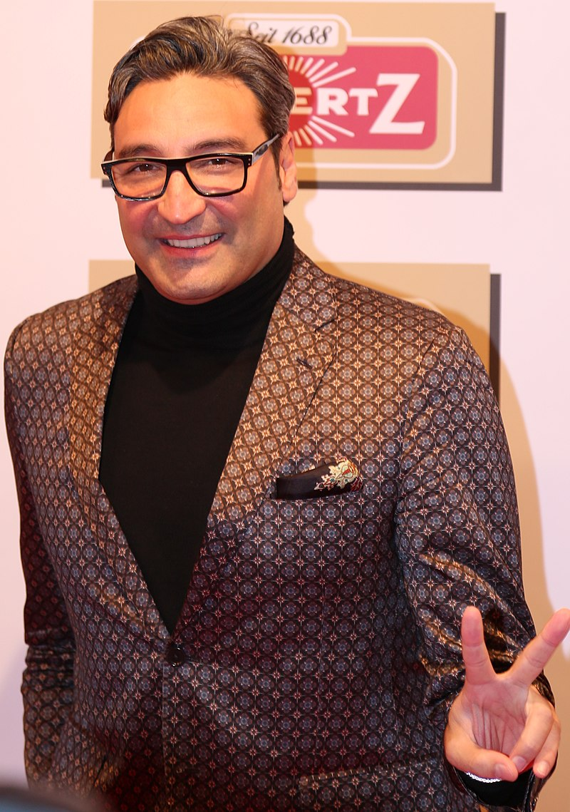 Mousse T. (настоящее имя Мустафа Гюндогду; род. 2 октября 1966, Хаген, Северный Рейн-Вестфалия) — немецкий диджей и продюсер турецкого происхождения, автор музыки в стиле хаус, фанк, поп. Наибольшего успеха достиг хитом "Sex Bomb", записанным совместно с Томом Джонсом, а также другими хитами — "Horny", "Right About Now", "Is It 'Cos I’m Cool?" и "Fire". Продюсировал работы и делал успешные ремиксы для таких исполнителей, как "Ziggy Marley", "Mezzoforte", "Randy Crawford", Майкла Джексона, "Simply Red", "Amber" и "Boney M."