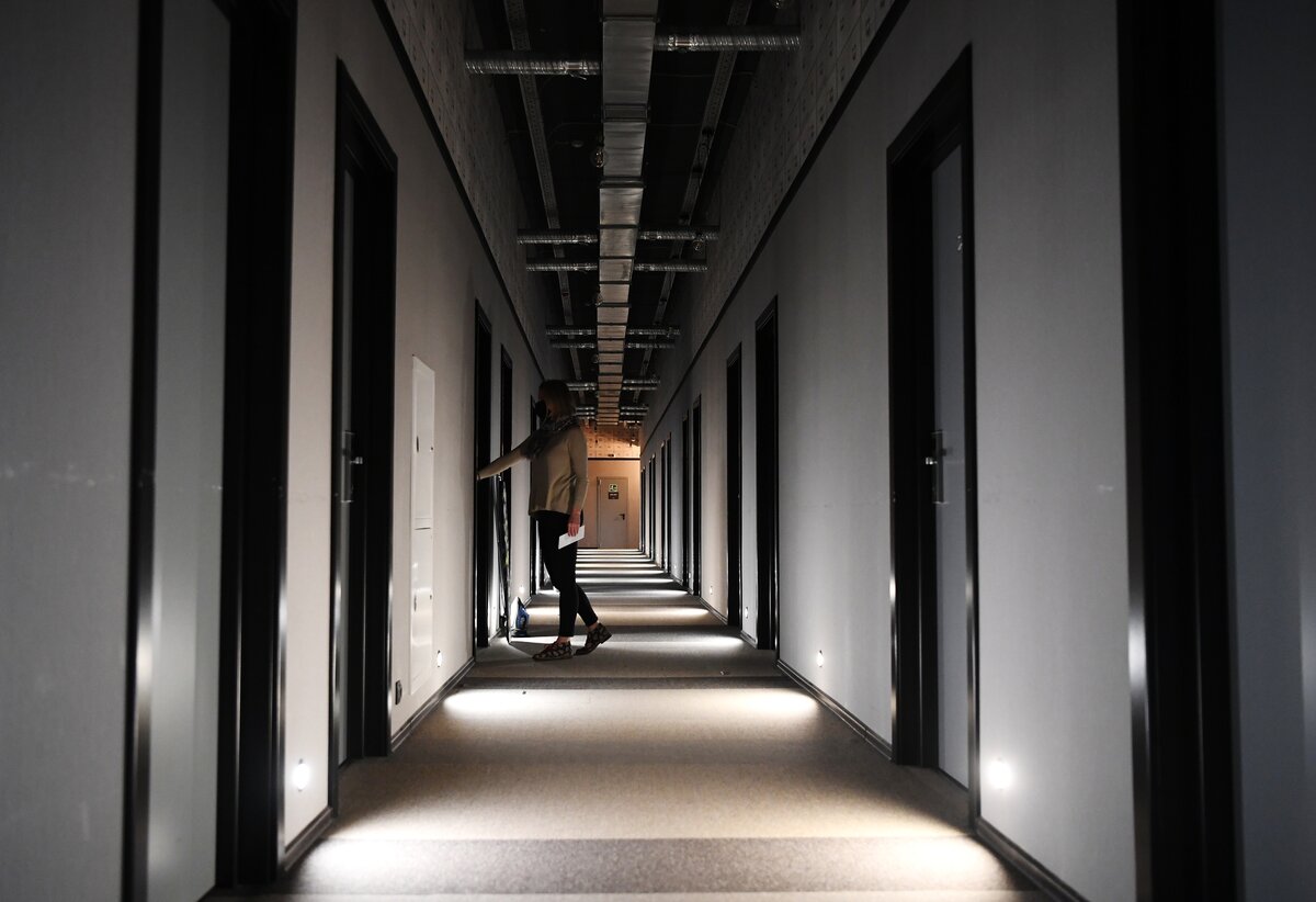    Коридор отеля на час   
Фото: Алексей Майшев / РИА Новости