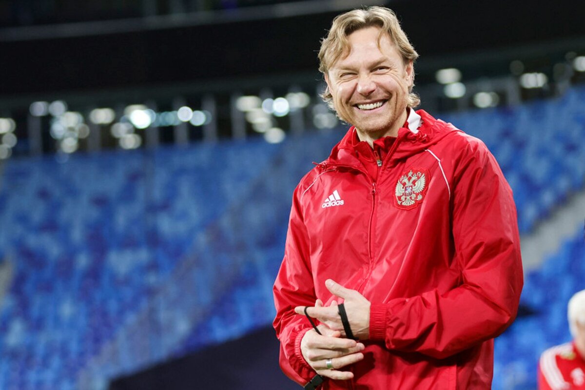 Главный тренер сборной России Валерий Карпин. Фото РФС