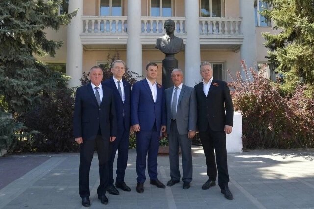    Во время встречи. Фото: правительство Омской области