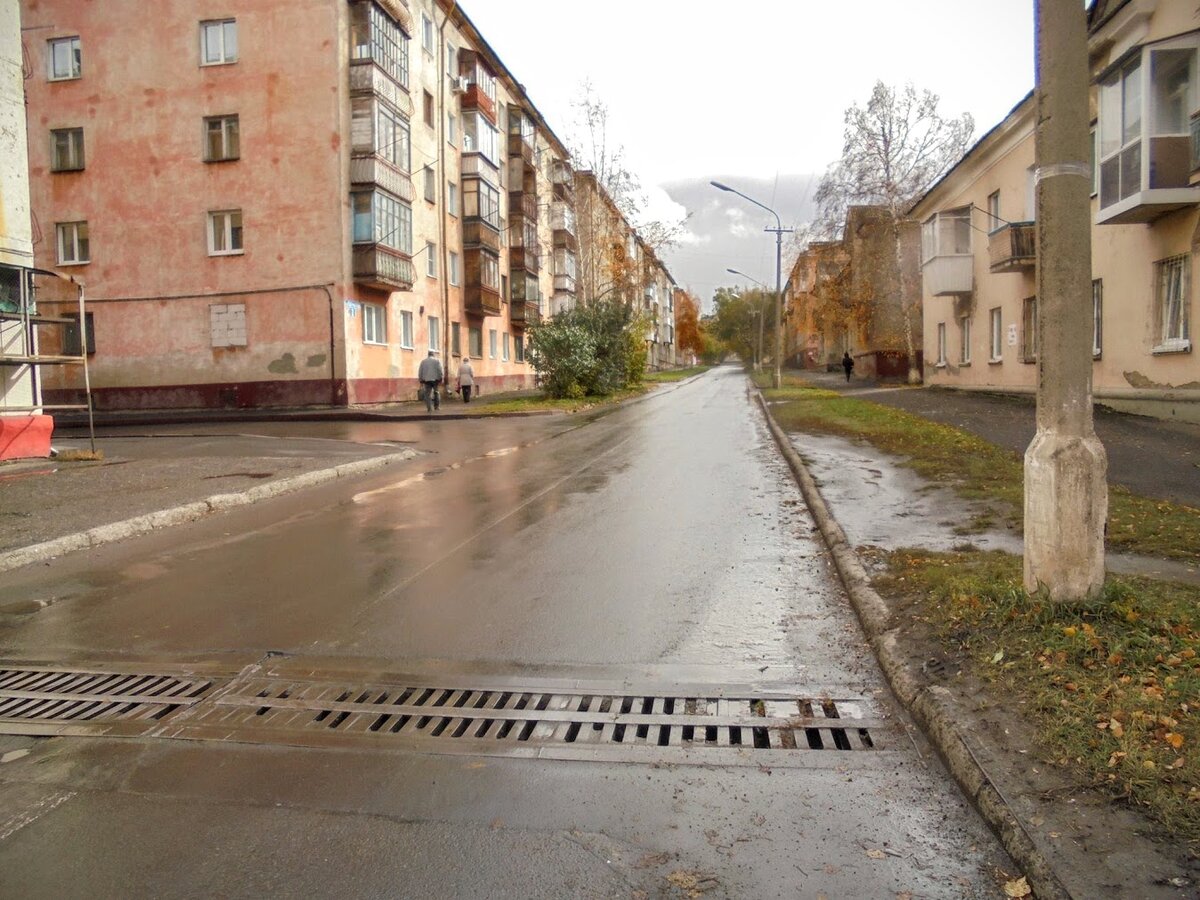 Старый Южный. Радищева. Базовая. Средневековый бастион - три дома по улице  Веры Волошиной, 4, 6 и 8 - Кемерово | Екатерина про Кемерово | Дзен