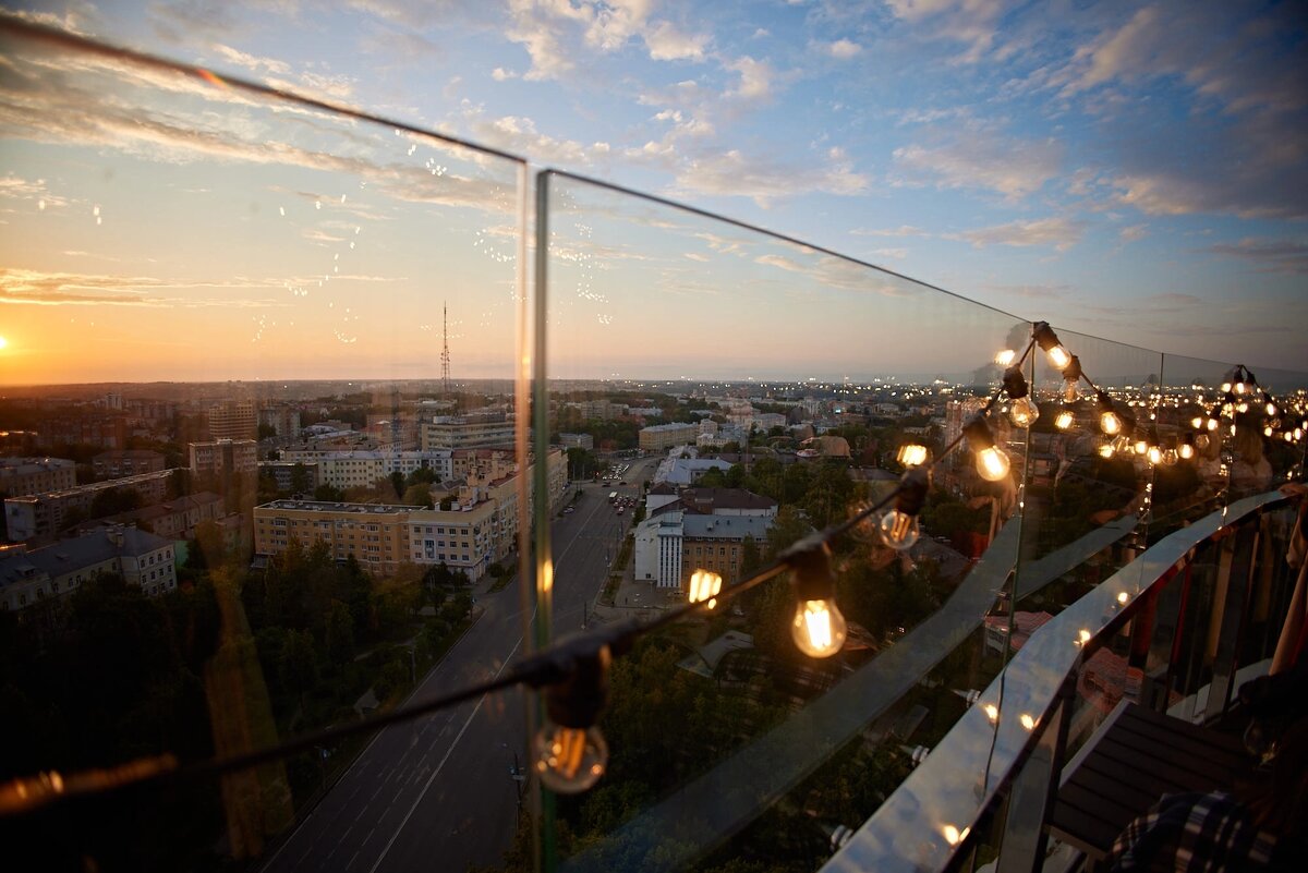 Вид с летней веранды  на город 