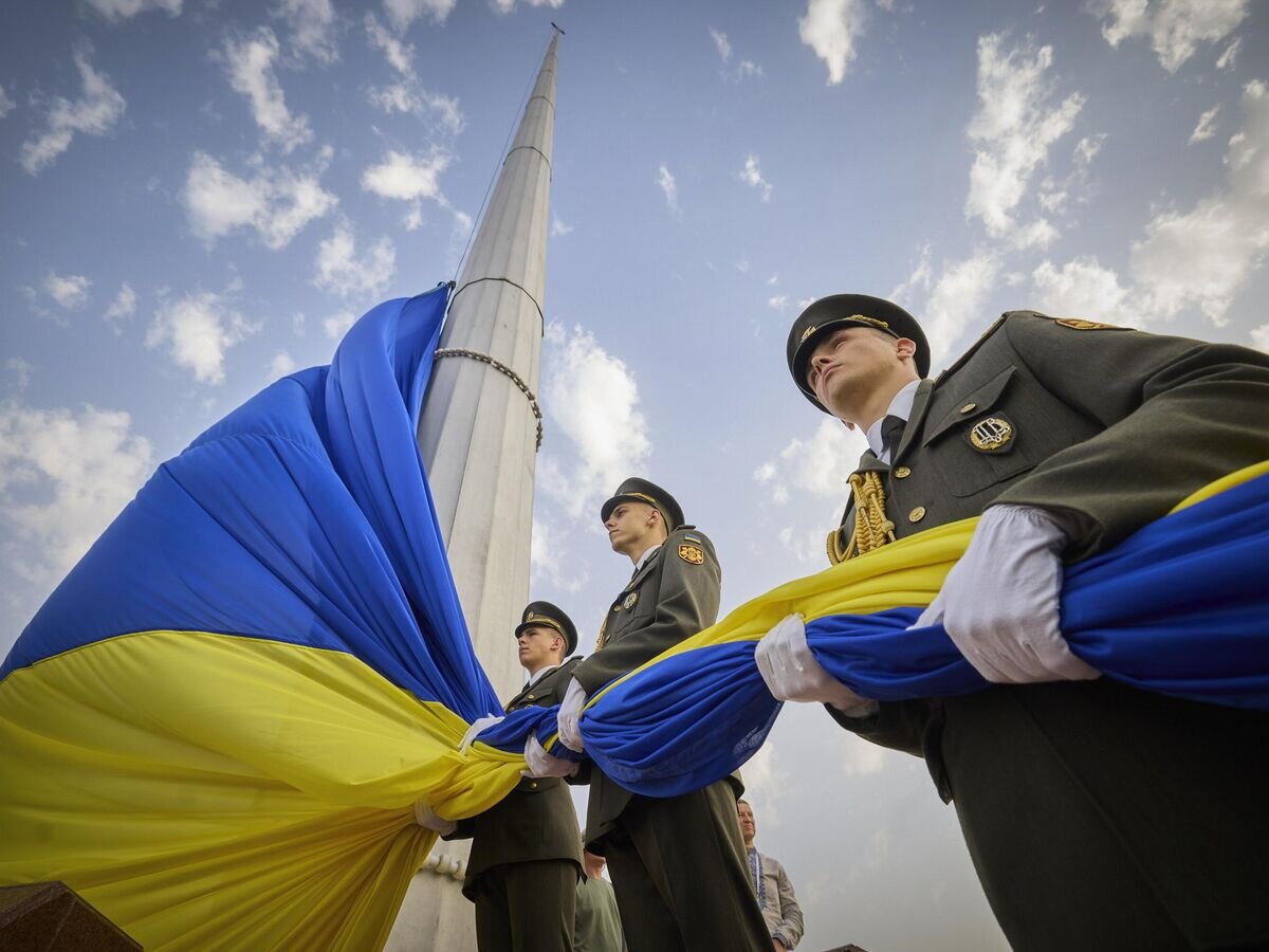 Украинские военные в Киеве© AP Photo