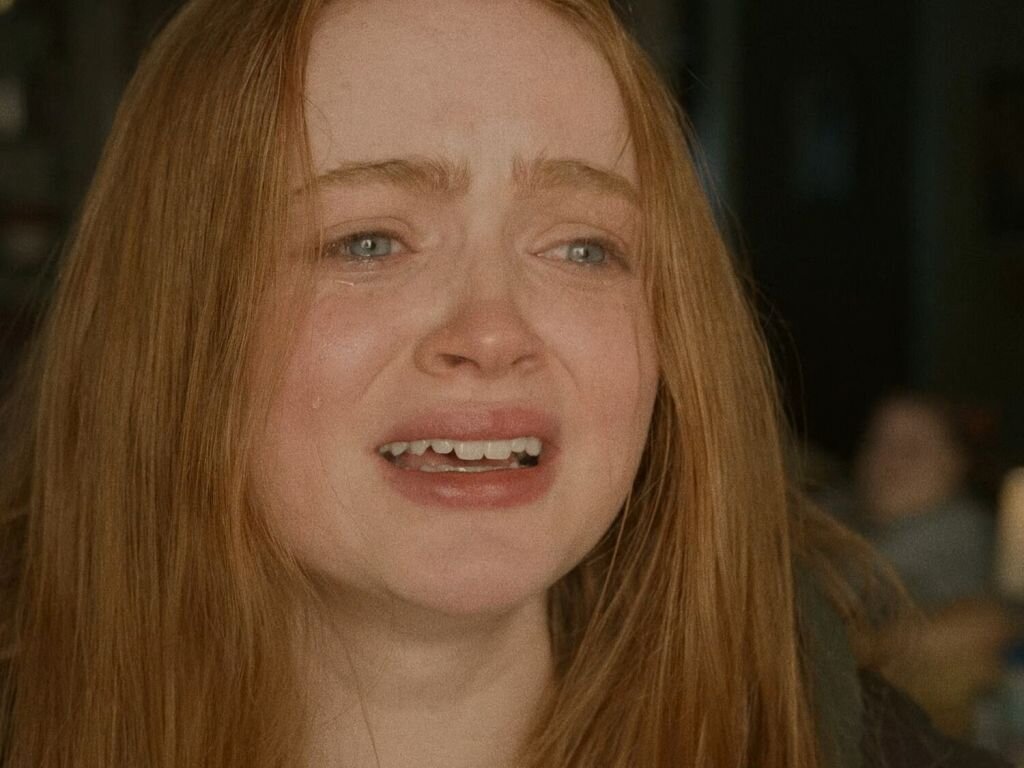 Элли (Сэди Синк)