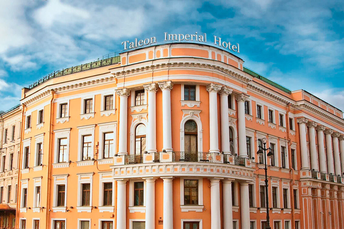 Ресторан находился в доме Чичерина на Невском проспекте, как раз на углу реки Мойки. Он был открыт до 1825 года, а затем шеф-повар Пьер Талон уехал домой во Францию. Фото: Талион Империал 5* / Яндекс Путешествия