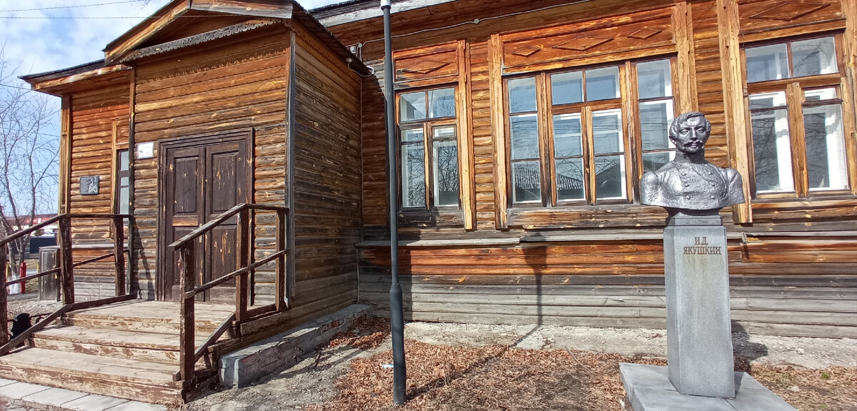 Здание школы для девочек