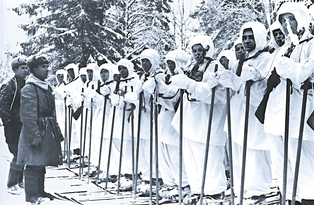 Отряд ОМСБОН НКВД перед заданием.