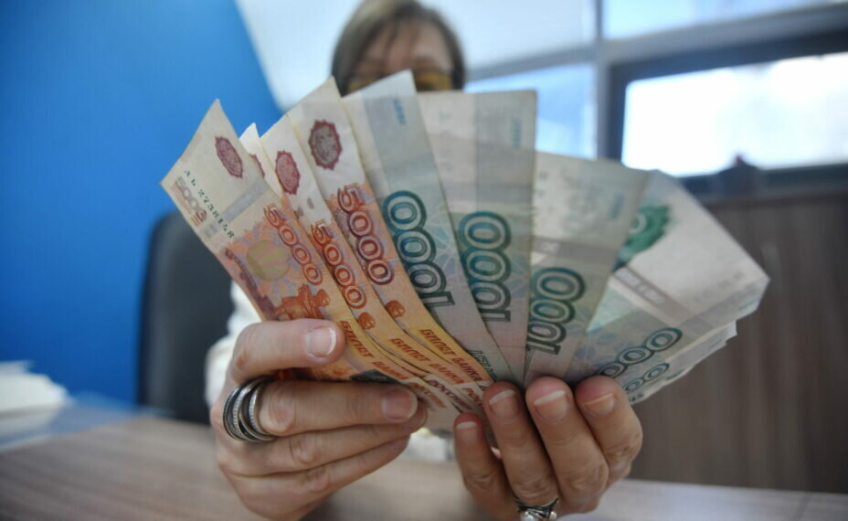    Жертвами злоумышленников становились, в основном, женщины, которые отчаянно нуждались в деньгах. Фото: Алексей БУЛАТОВ