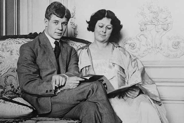 Сергей Есенин: бегство от любви