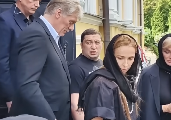 Вырезка из стоп-кадра с Юту-канала https://www.youtube.com/@SaraBardt