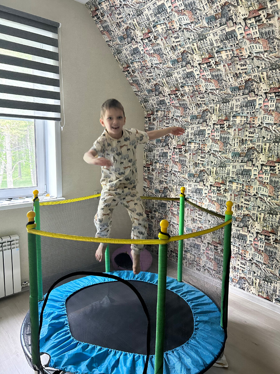 Непоседа. Один из)