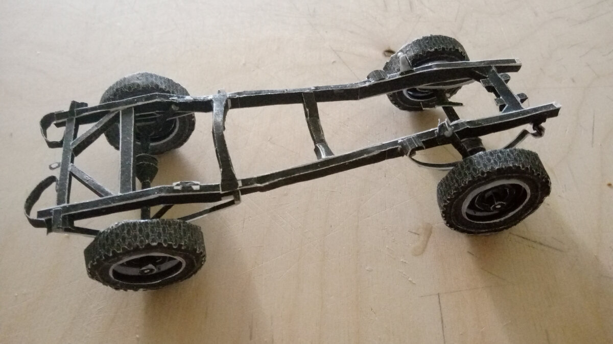 Рама с мостами и колесами УАЗ "ВАИ" модель из бумаги фото Июнь 2024