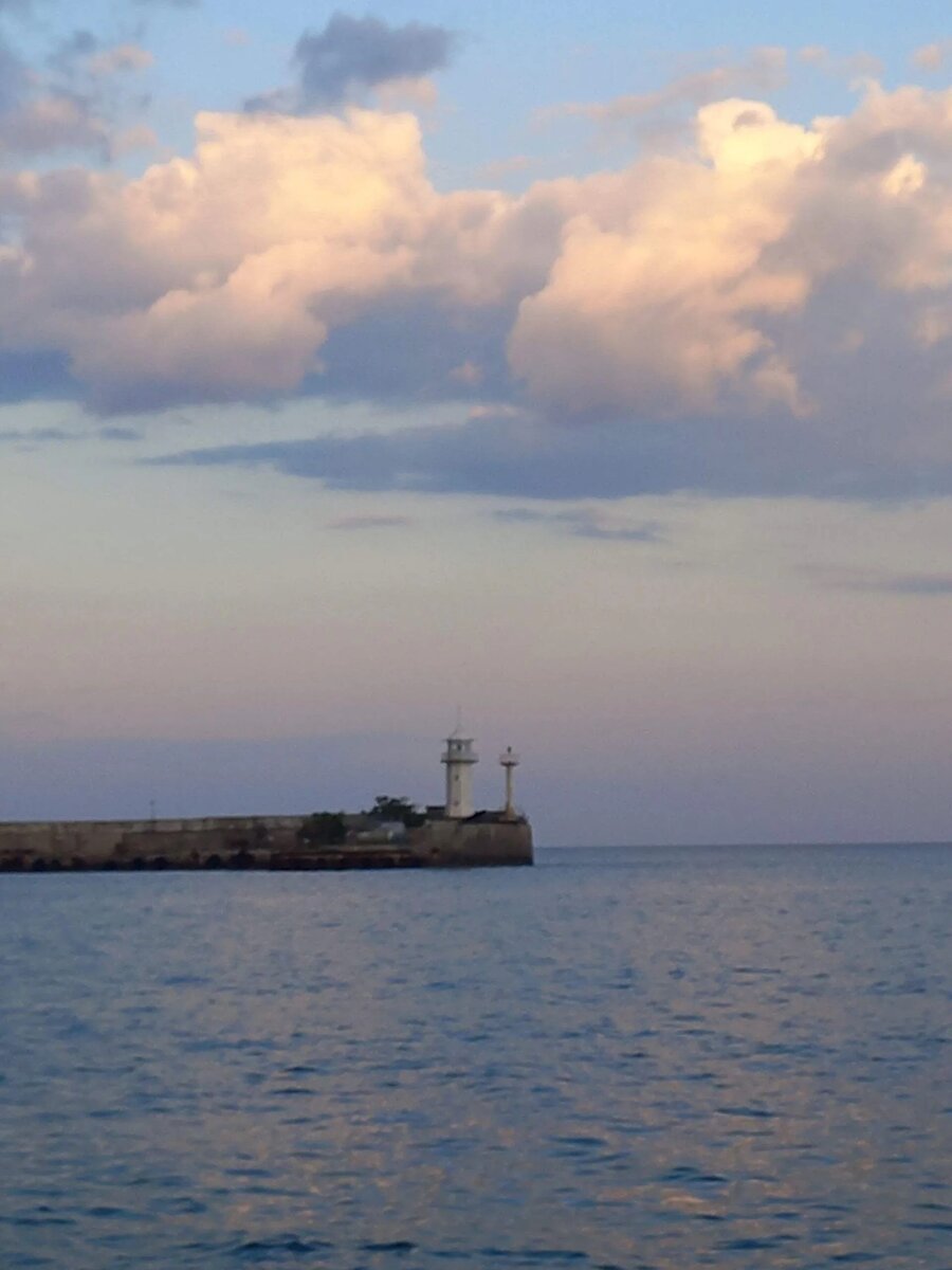Ялтинский маяк, фото автора