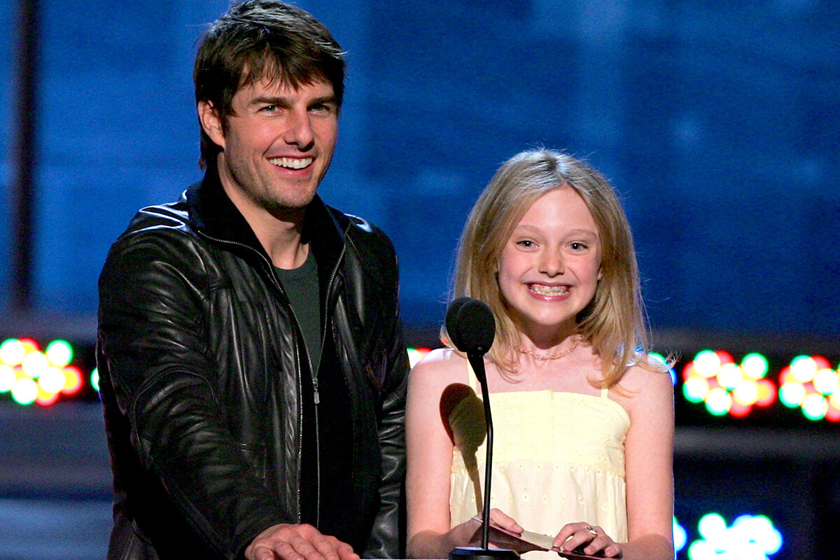 Kevin Winter / Getty Images📷Том Круз и Дакота Фаннинг на премии MTV Movie Awards, 4 июня 2005 года