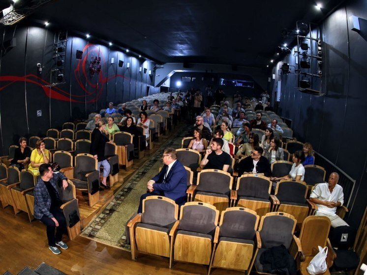     Когда-то челябинский Камерный театр зарождался как поле для эксперимента. Этого вектора развития он придерживается и по сей день. Фото: Олег Каргаполов (из архива редакции)