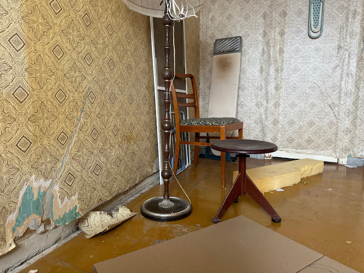 Вот такой вид пола был изначально. Вся квартира была покрыта двп