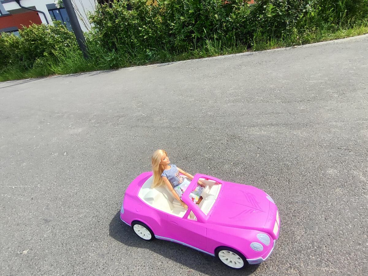 Как не стесняться делать фото кукол на улице. Фото автора. 