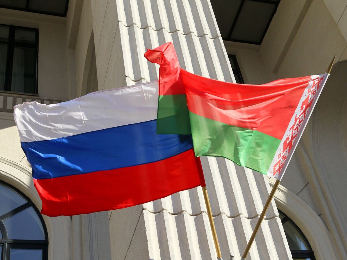    Флаги России и Белоруссии. Архивное фото© РИА Новости / Андрей Александров