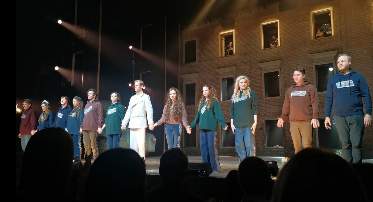 Поклоны после спектакля «Онегин»