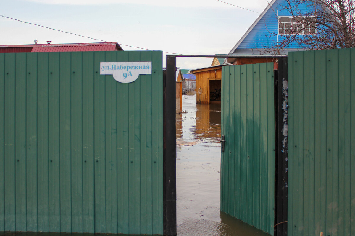 Вода продолжает прибывать в Нижневартовске: возможны новые подтопления.  Фото: ФедералПресс / Анастасия Куликовских