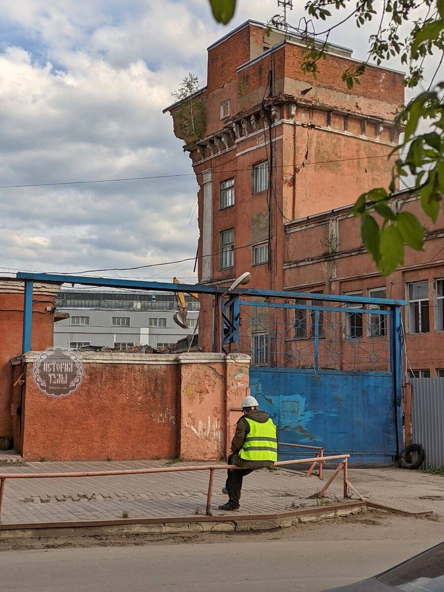 В Туле снесли корпуса старинного тульского хлебозавода. Какую историю они  хранили? | Myslo.ru | Дзен