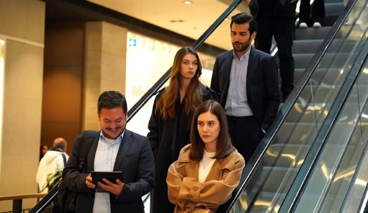 Yalı çapkını 75 bölüm izle. Yali Çapkini 30 bölim. Yali Capkini oynuncylary. Yali Capkini съемки