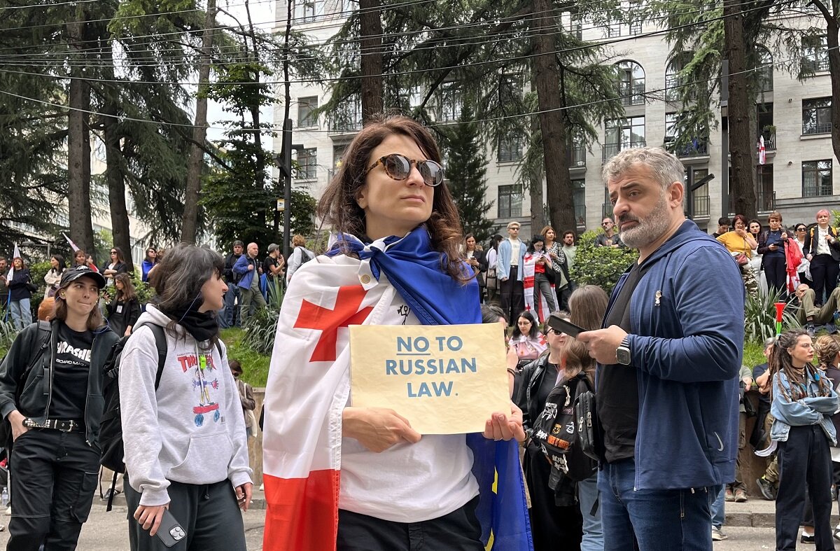    Принятие законопроекта сопровождалось массовыми акциями протеста оппозиции