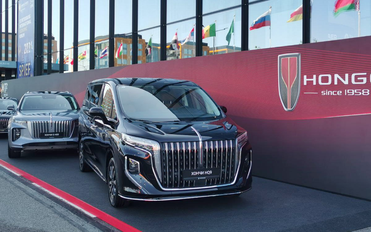 Евгения Стогова / РБК📷Hongqi HQ9