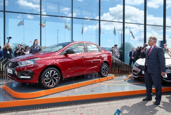    Президент компании АвтоВАЗ Максим Соколов во время презентации нового автомобиля Lada Iskra
