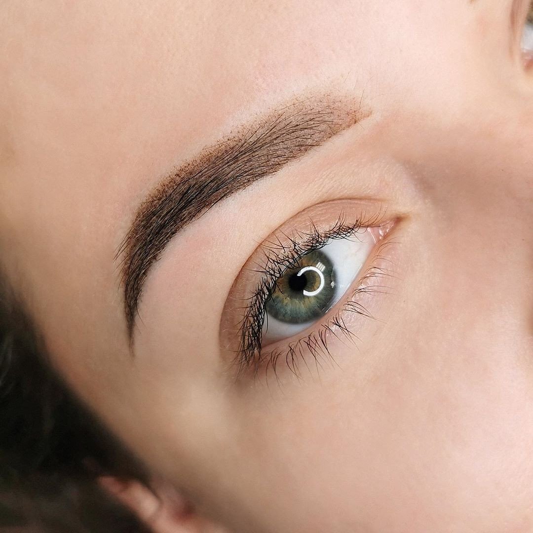 7 лайфхаков, как отрастить густые брови без микроблейдинга и татуажа