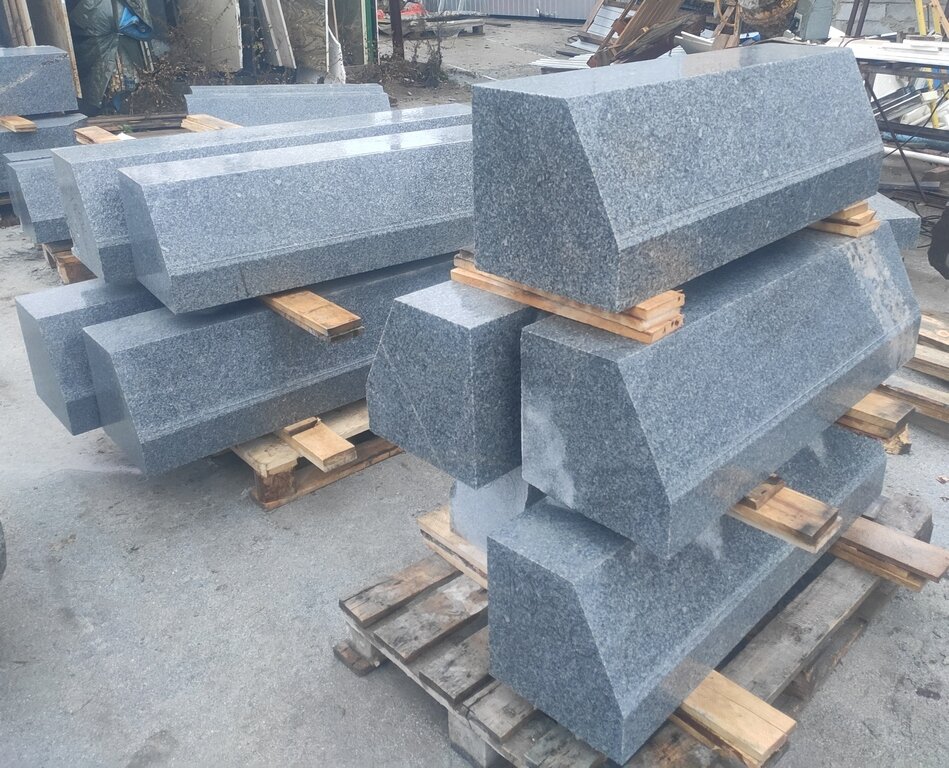 Изделие выполнено специалистами ФАБРИКИ КАМНЯ