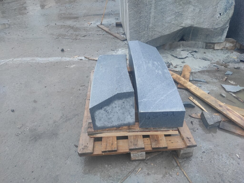 Изделие выполнено специалистами ФАБРИКИ КАМНЯ